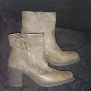 Crown vintage heels size 8 in Brown